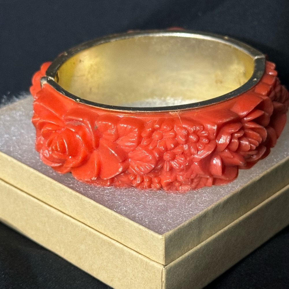 Amazing vintage cuff bracelet made in Hong Kong - Picture 3 of 4